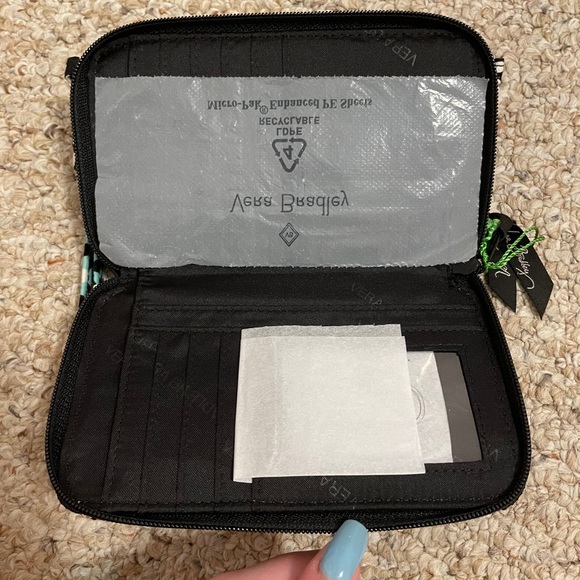 Vera Bradley wristlet/wallet - Picture 4 of 8